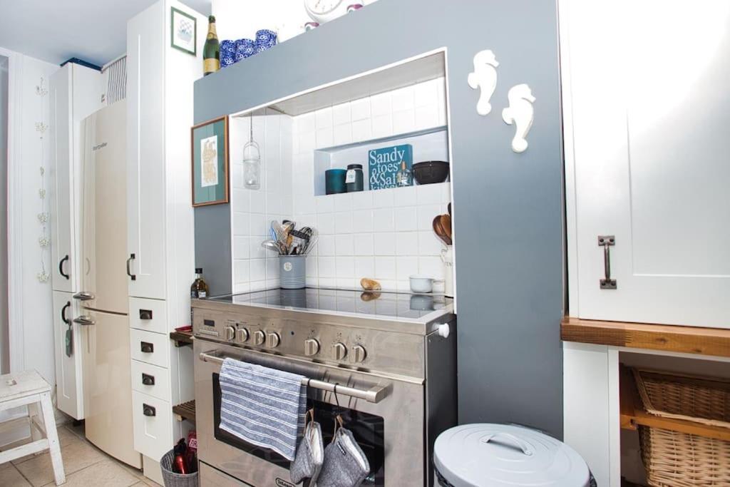 Restful And Cosy 4 Bed Home Minutes From The Beach Sandgate Exterior foto