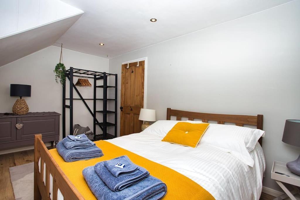 Restful And Cosy 4 Bed Home Minutes From The Beach Sandgate Exterior foto